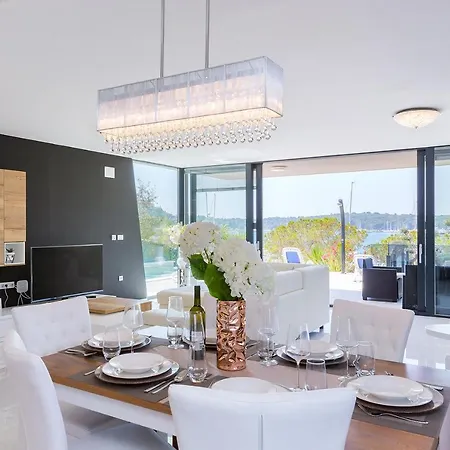 Kevin Apartmán Pjescana Uvala